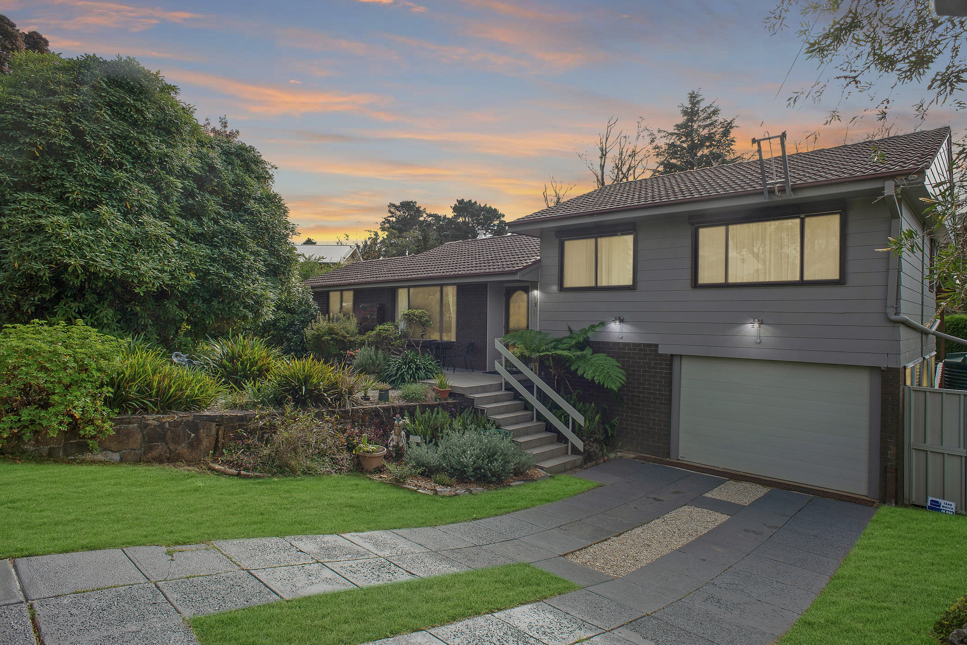 104 Valley Road, Wentworth Falls  NSW  2782