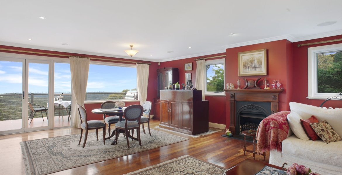 33 Henderson Road, Wentworth Falls, NSW 2782