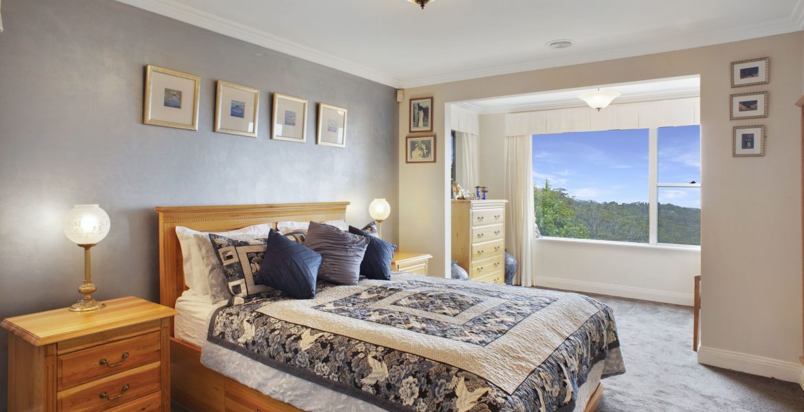 33 Henderson Road, Wentworth Falls, NSW 2782