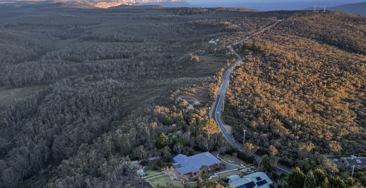 182 Tableland Road, Wentworth Falls, NSW 2782