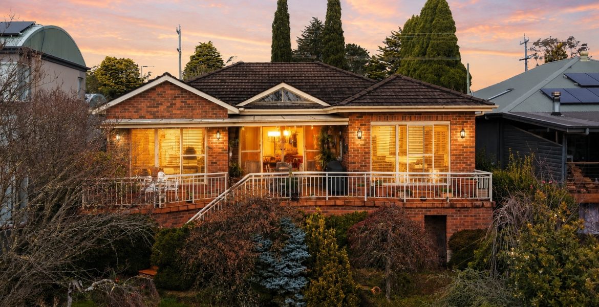 23 View Road, Wentworth Falls, NSW 2782